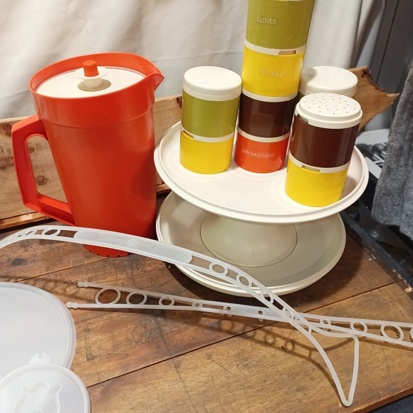 Tupperware Spice Set - Picture 2 of 3